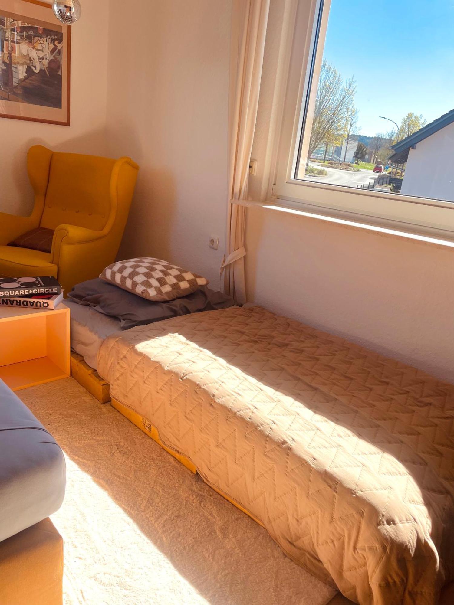 Homestay - Panoramablick Ueber Buedingen Esterno foto
